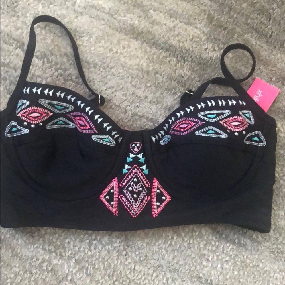 Baiting suit never worn